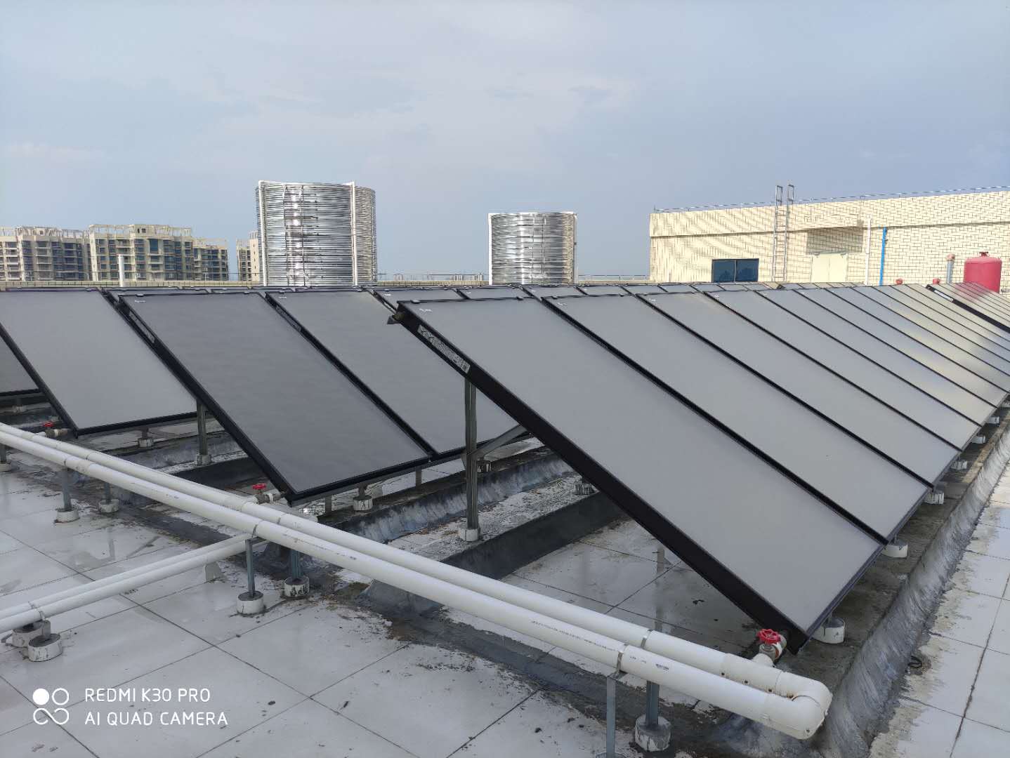 长园长通新材料科技有限公司五星平板太阳能集热器安装案例